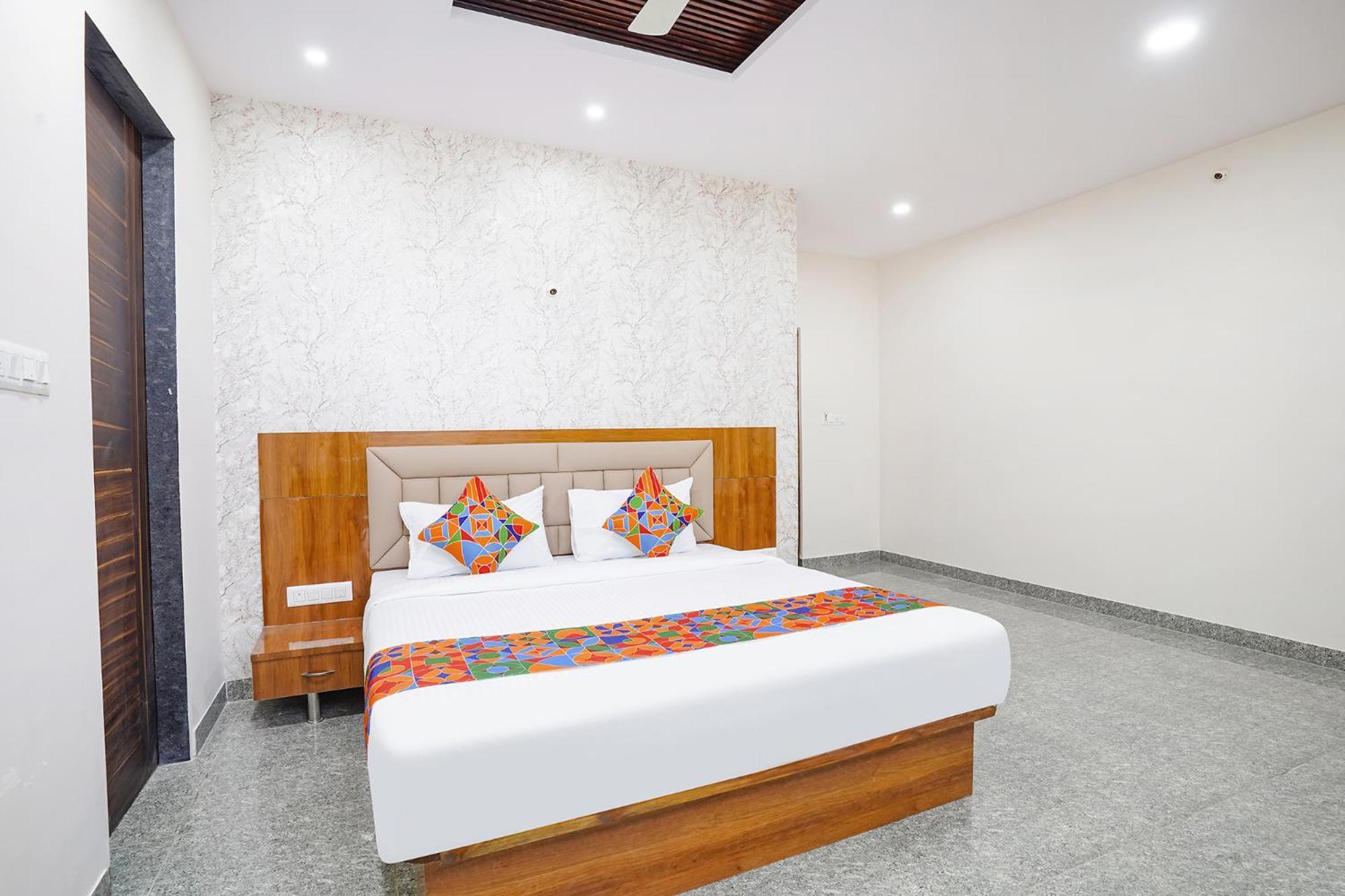 Fabhotel Platinum Palace - Nr Magadi Main Road Bangalore Extérieur photo