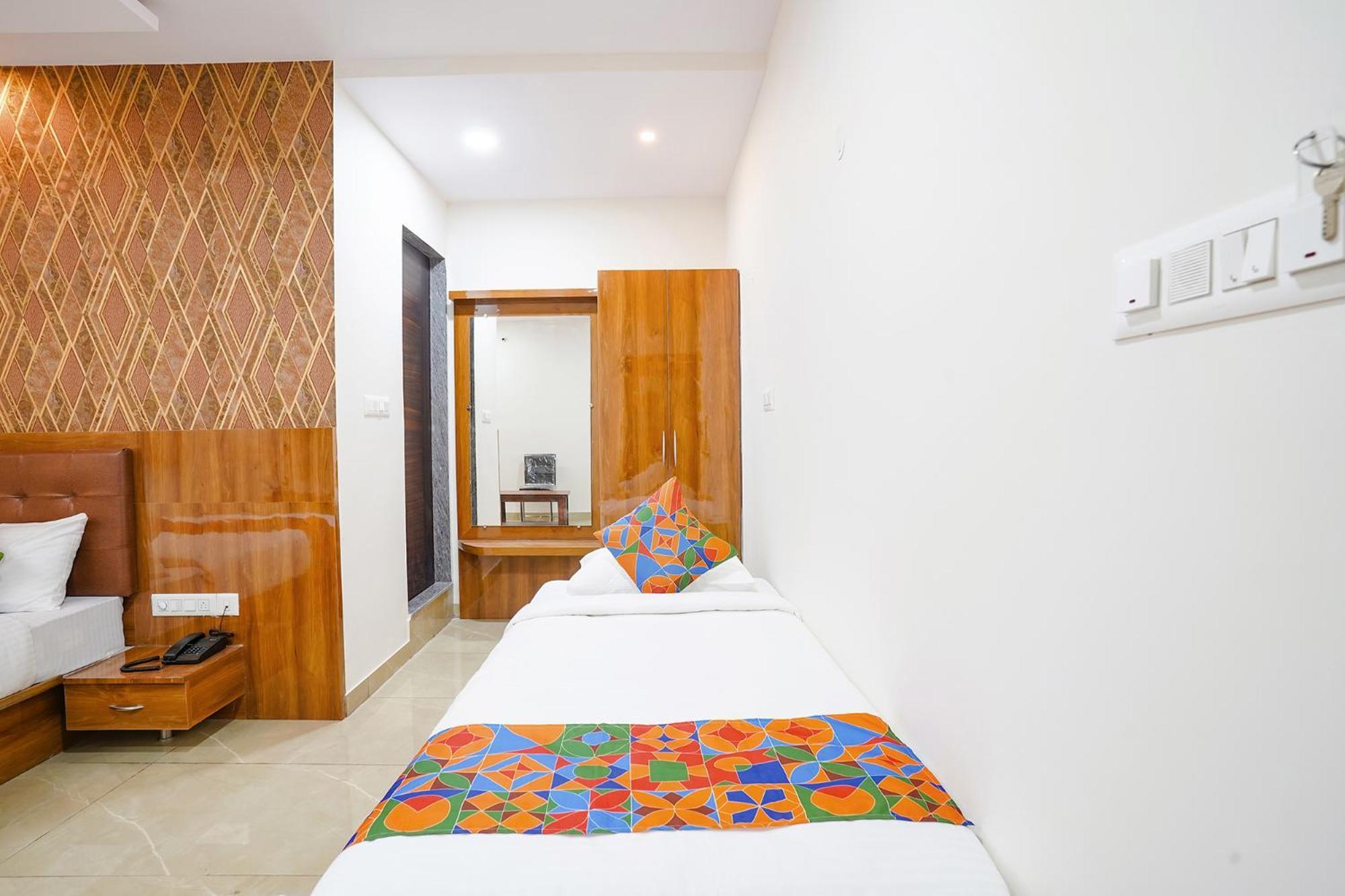 Fabhotel Platinum Palace - Nr Magadi Main Road Bangalore Extérieur photo
